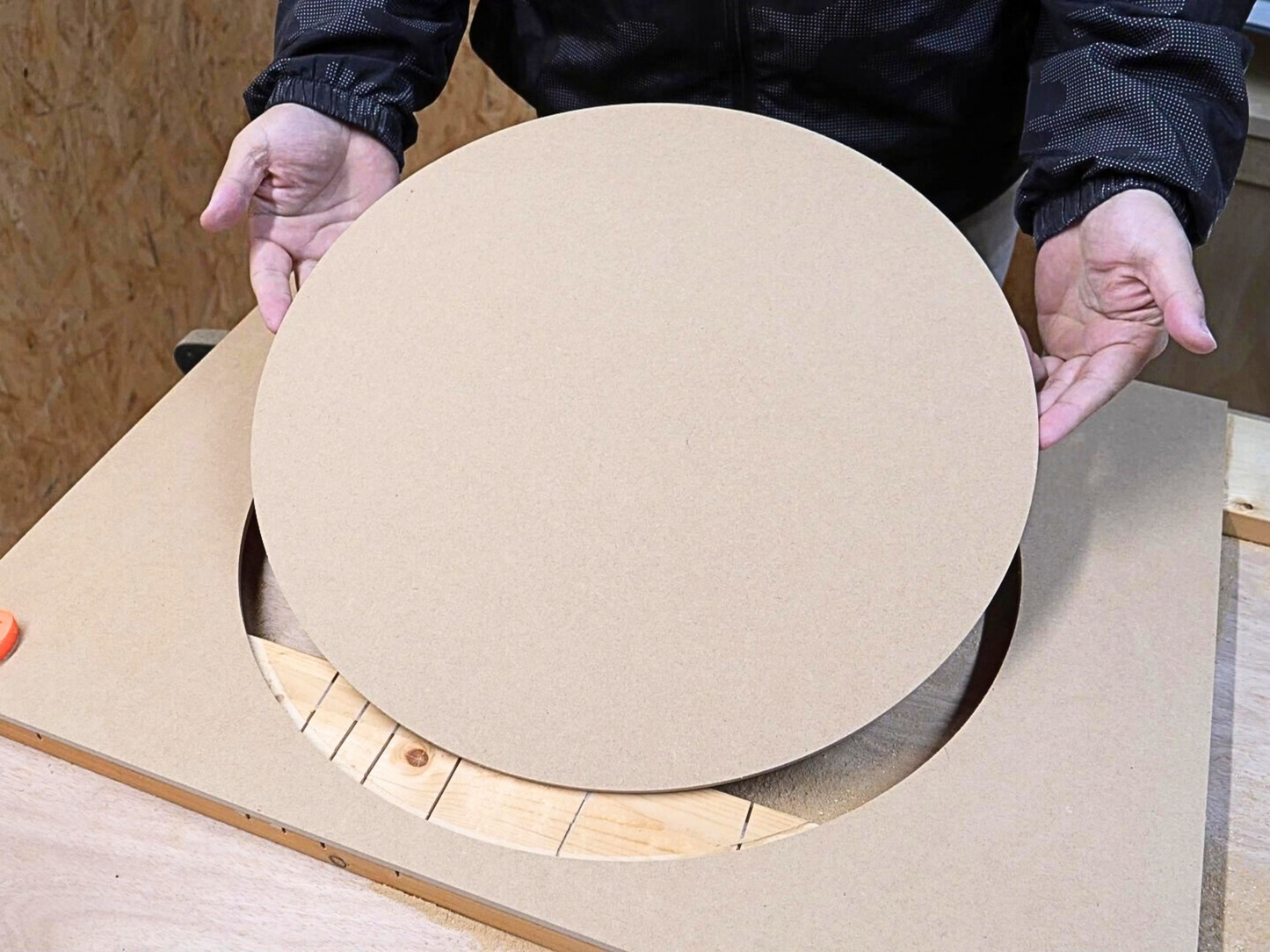 Trim Router Circle Cutting Jig Plans - No Center Hole (Metric & Imperial Bundle / 22-Page PDF)