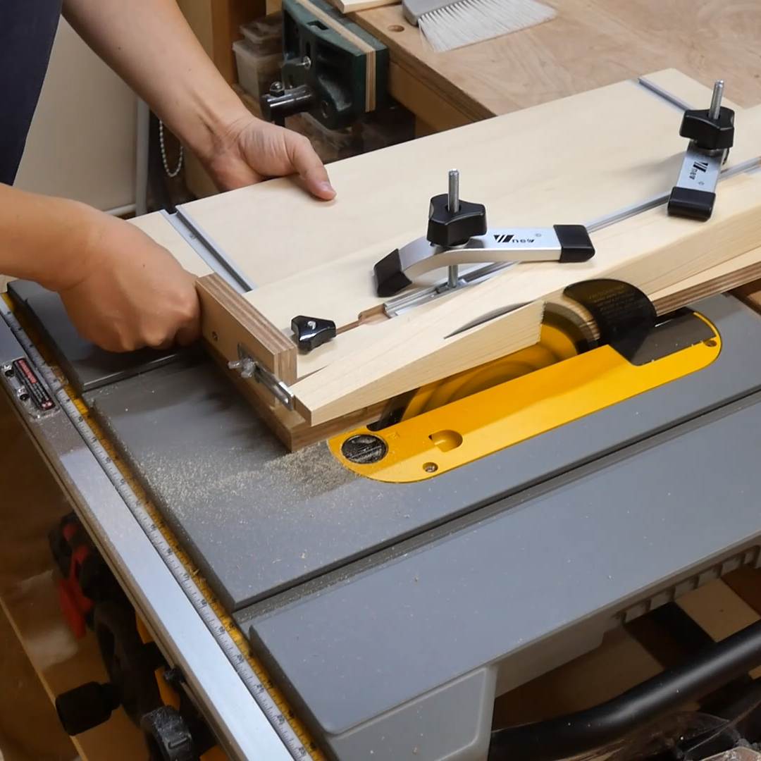 2-in-1 Taper & Straight Line Ripping Jig Plans for DeWalt DWE7485 & Compact Saws-3D PDF (Metric & Imperial)